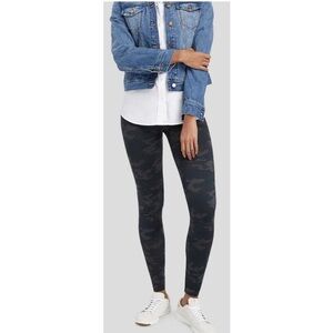 SPANX Camo Look at Me Now Seamless Leggings Activewear Medium FL3515